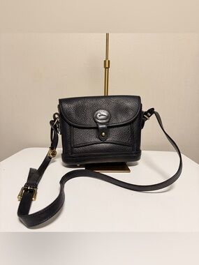 Vintage Dooney & Bourke Black Pebbled Vintage Leather Shoulder Bag Made In USA